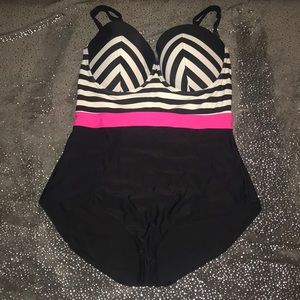 TORRID 3x bathing suit, never worn.